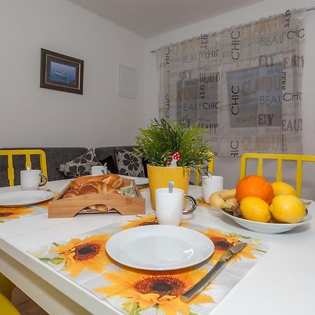 Apartment Dome Biograd Na Moru Esterno foto