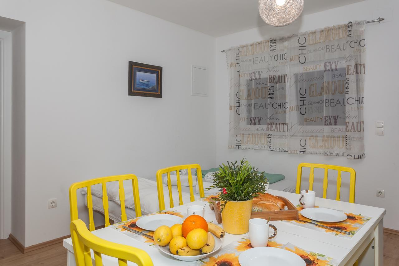 Apartment Dome Biograd Na Moru Esterno foto